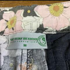 TOWN&COUNTRY
タウンアンドカントリー花柄パンツ　



Mの画像