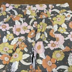 TOWN&COUNTRY
タウンアンドカントリー花柄パンツ　



Mの画像