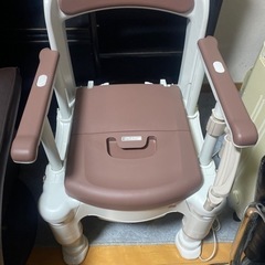 介護ポータブルトイレの画像