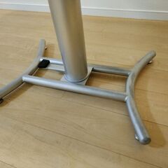 昇降式ダイニングテーブルの画像