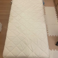 ジュニアサイズ敷布団差し上げます