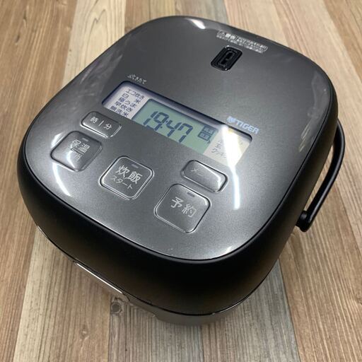 極美品 TIGER タイガー 3合炊き 炊飯器 マイコン炊飯ジャー JBS-B055 2023年製