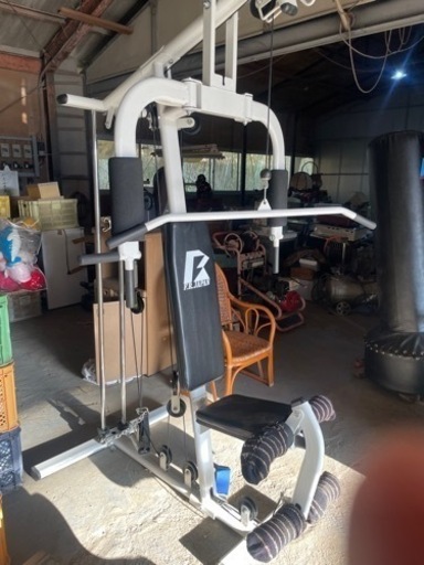 トレーニングマシーン