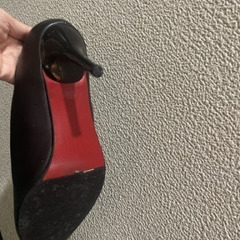 黒パンプス早い者勝ちの画像