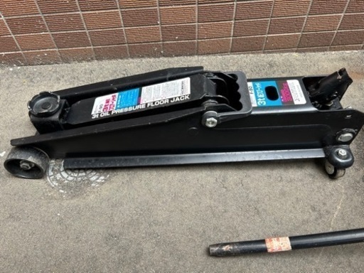 値下げ可‼️車のパーツ メンテナンス用品ガレージジャッキ