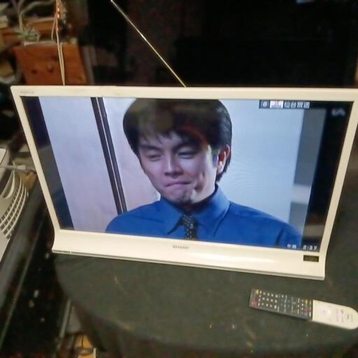 SHARP32型13年液晶テレビ白リモコン付き