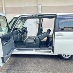 快適なターボ車‼️月々9千円〜分割可❗️車検2年付き！【名義変更代込み】広い車内！大人気‼️ダイハツ タントカスタム☆HDDナビ付き☆走行中DVD観れます☆社外アルミ☆事故修復歴無し☆電動スライドドア☆ドライブレコーダー☆そのまま乗って帰れます！の画像