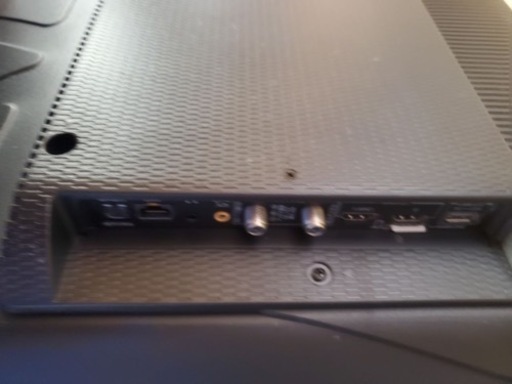 TCL  液晶カラーテレビ　325515
