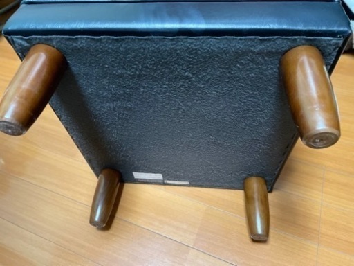 カリモク60 オットマン　ブラック