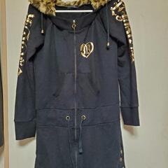 パーカー　(フードがモコモコ豹柄)