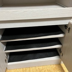 食器棚　幅90  レンジ台 ミドルタイプ コンセント付き キャビネット　3/23、24、26 引き取り　の画像