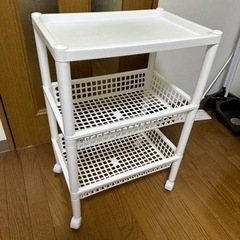 移動式収納、水切りカゴ(引渡し先決まりました)