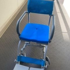 シャワー用車椅子ウチエ製　ダメージありの画像