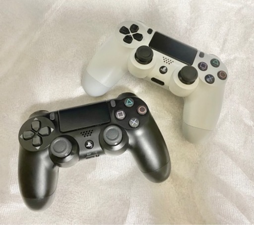 ps4 本体　1TB コントローラー　2台　充電スタンド　ラバーカバー付き　 ジェットブラック SONY PlayStation
