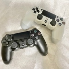 ps4 本体　1TB コントローラー　2台　充電スタンド　ラバーカバー付き　 ジェットブラック SONY PlayStationの画像