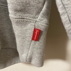 Supremeシュプリーム パーカー 未使用品の画像