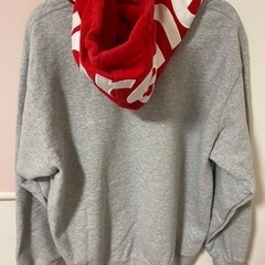Supremeシュプリーム パーカー 未使用品の画像