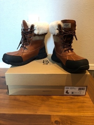 アグ　スノーブーツ