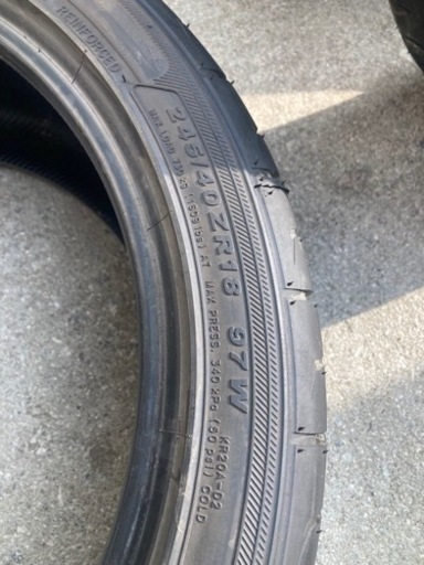 車のパーツ タイヤ、ホイール