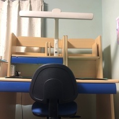 家具 子供用机の画像