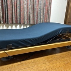 リクライニング電動ベッド 美品 PARAMOUNT BED パラマウントベッド 六角レンチ ( 6 mm ) で簡単組み立て解体可 説明書付き 新品未使用 定価30万円 ( 100 x 210 x 50 cm )の画像