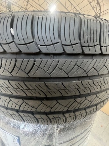 車のパーツ タイヤ、ホイール