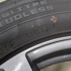 車のパーツ タイヤ、ホイールの画像