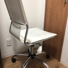 5つ脚　椅子の画像