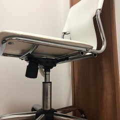 5つ脚　椅子の画像