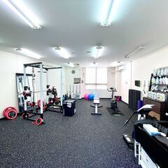 女性トレーナーのみのパーソナルジム！お酒OK！炭水化物OK！宜野湾市58号線沿い − 沖縄県