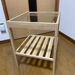  〖 やりとり中〗サイドテーブルの画像