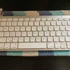 電池入れ　ワイヤレス　キーボード