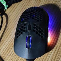 美品 ゲーミングマウス 5ボタン 有線 RGB 軽量 説明書 パッケージ有りの画像