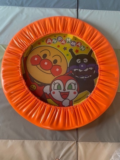アンパンマン　トランポリン