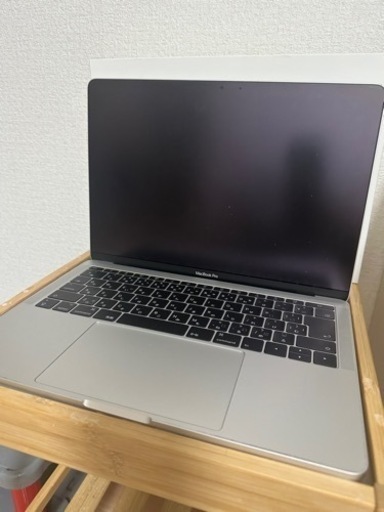 MacBook Pro13インチ　５月いっぱいまで