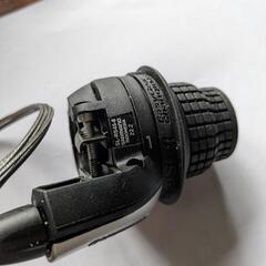 自転車レボシフト8速と右側グリップ