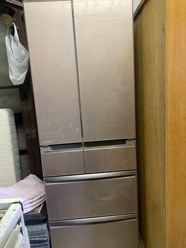引き受け先決定済み　６ドアおおきな冷蔵庫