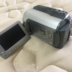 Victor ムービーカメラ Everio GZ-MG275の画像
