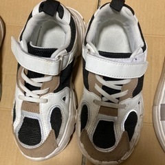 【あげます】スニーカー４足　サイズ22センチの画像