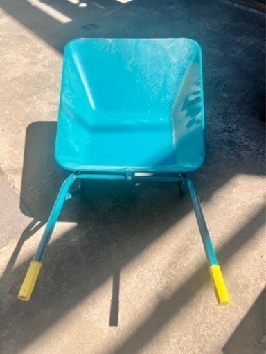 作業車　運搬車　一輪車　ネコ車　中古