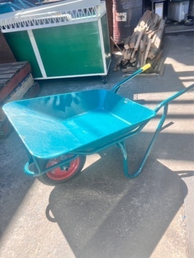 作業車　運搬車　一輪車　ネコ車　中古