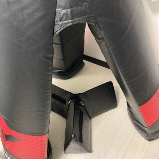 本格サンドバッグとボクシンググローブ