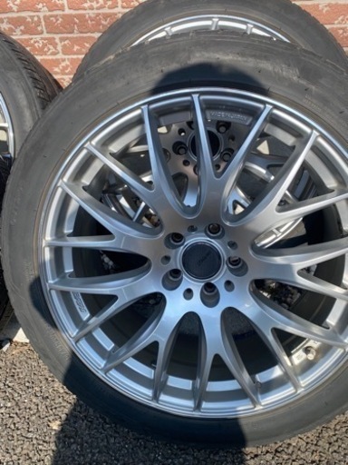 車のパーツ タイヤ、ホイール
