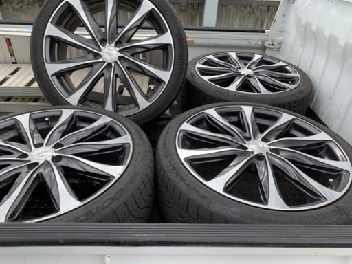 車のパーツ タイヤ、ホイール