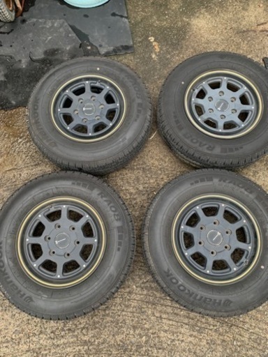 車のパーツ タイヤ、ホイール