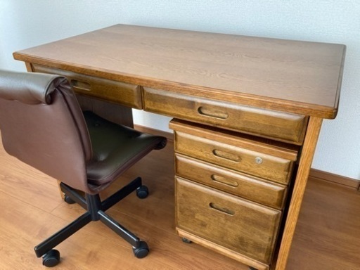 机、本棚、ソファーテーブル等４点