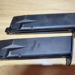 ★マルイP226　マガジン２本　ガスブローバックの画像