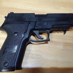 ★マルイP226　マガジン２本　ガスブローバックの画像