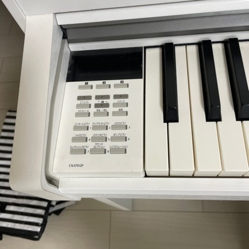電子ピアノ