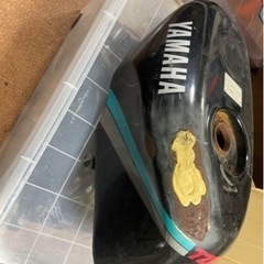 TZR50 4EU 純正タンク